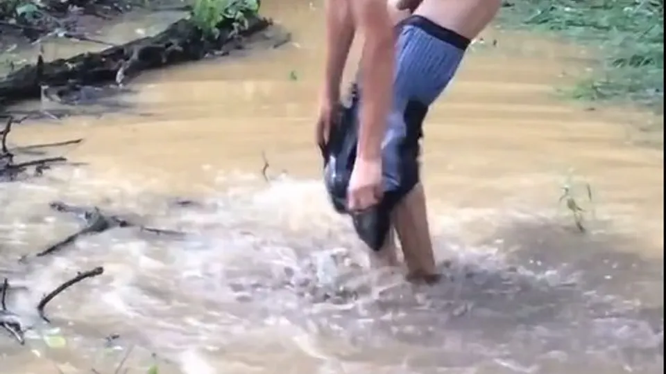 Lad accidentally flashes dick in front of his friend - ThisVid.com