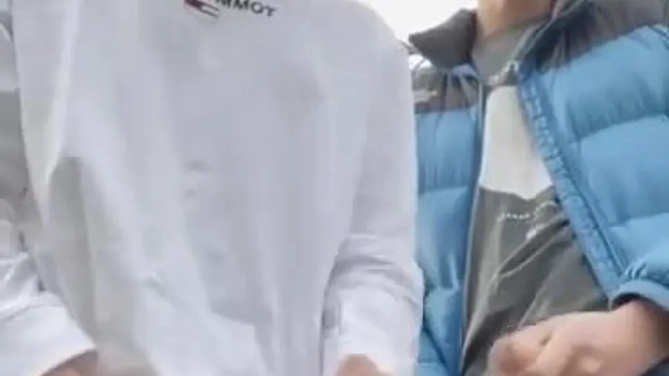 Lad In Puffer Jacket Wanking - ThisVid.com