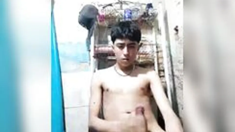 LATIN BOY JERKING OFF IN THE BATHROOM