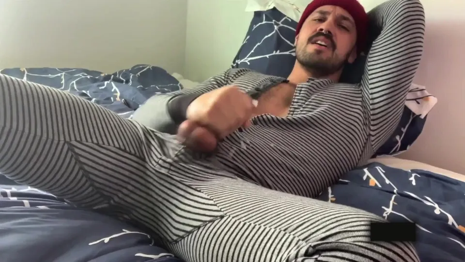 Latin Papi Hunk Cums in his Pijamas De_Ty_Cums - ThisVid.com