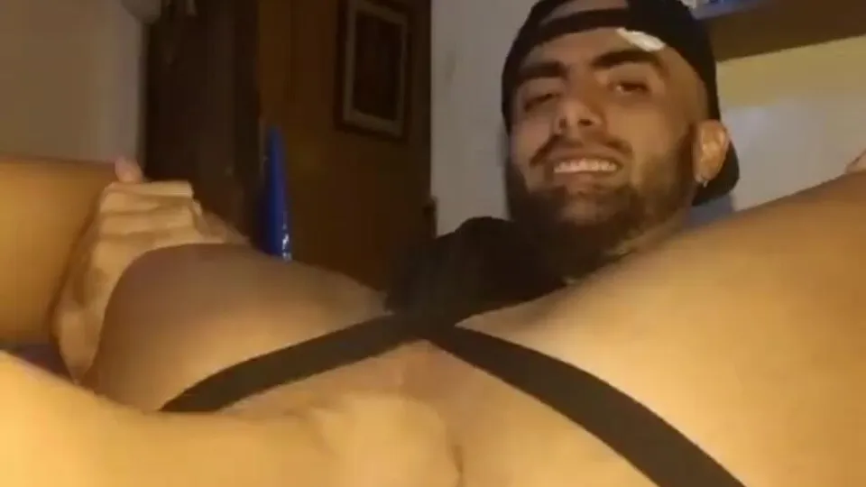 Latino Fist - ThisVid.com