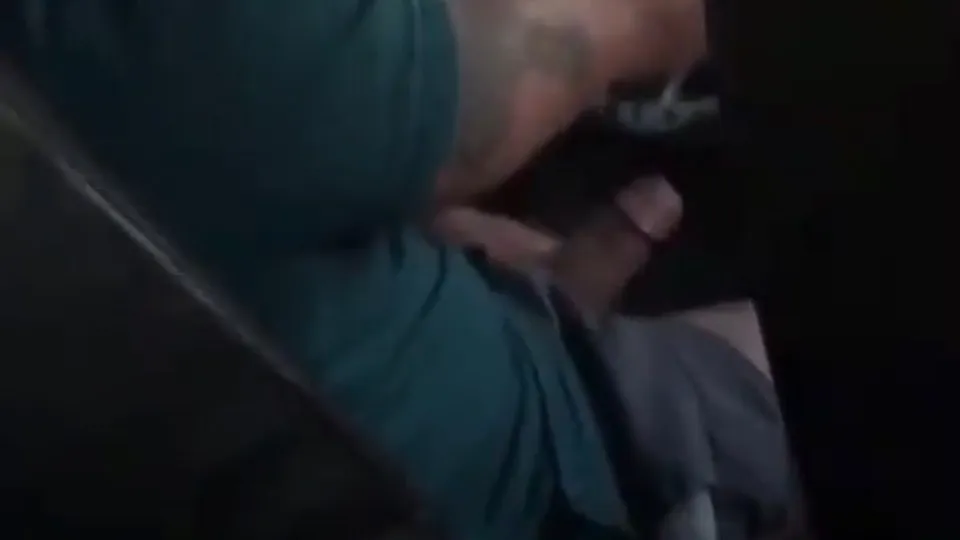 Latino taxi driver perv shows cock to a girl - ThisVid.com 中文