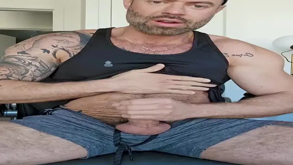 Leo Bacchus (LeoBacchus) Sexy Hairy Chest Masculine Manly Dude Loves Being Fucked (5).mp4