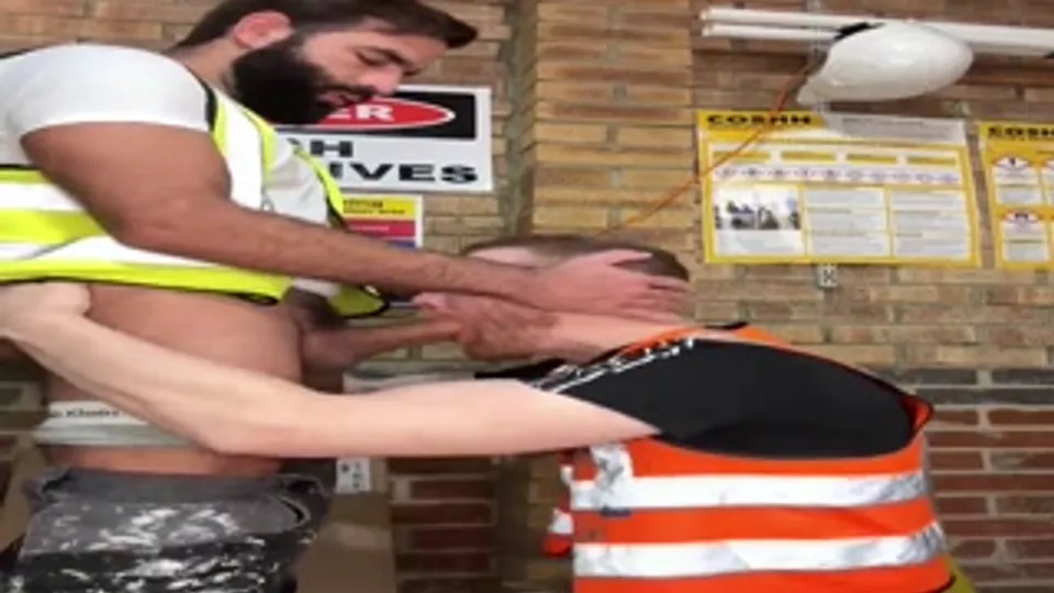 LEONARDO HAIRY DOM Sizzling Sexy Fucker Hunk Bearded Hairy Guy BIG DICK SUCKING AND BUTT FUCKING BOTTOMS Gay Anal Sex (2)