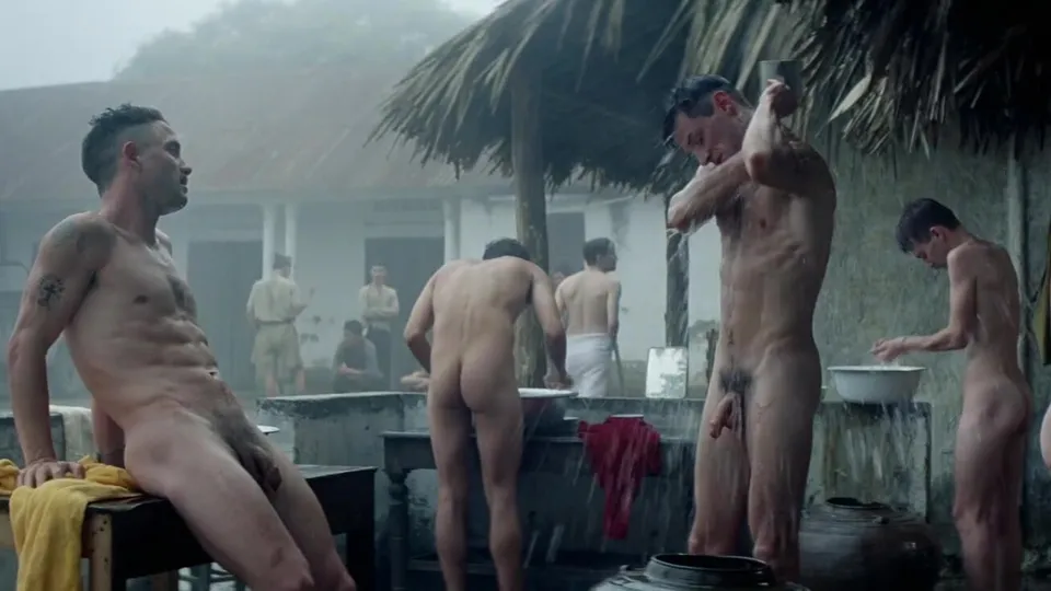 Les confins du monde - Naked Shower Scene - ThisVid.com