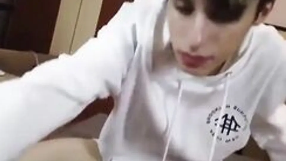 Twink Boys Masturbate on Cam