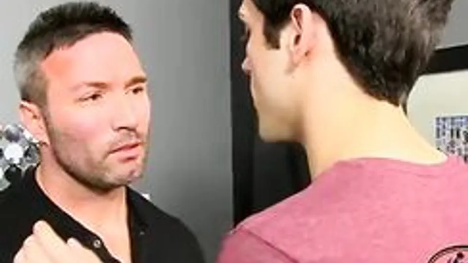 Ragazzi Twink Si Masturbano Insieme a Casa