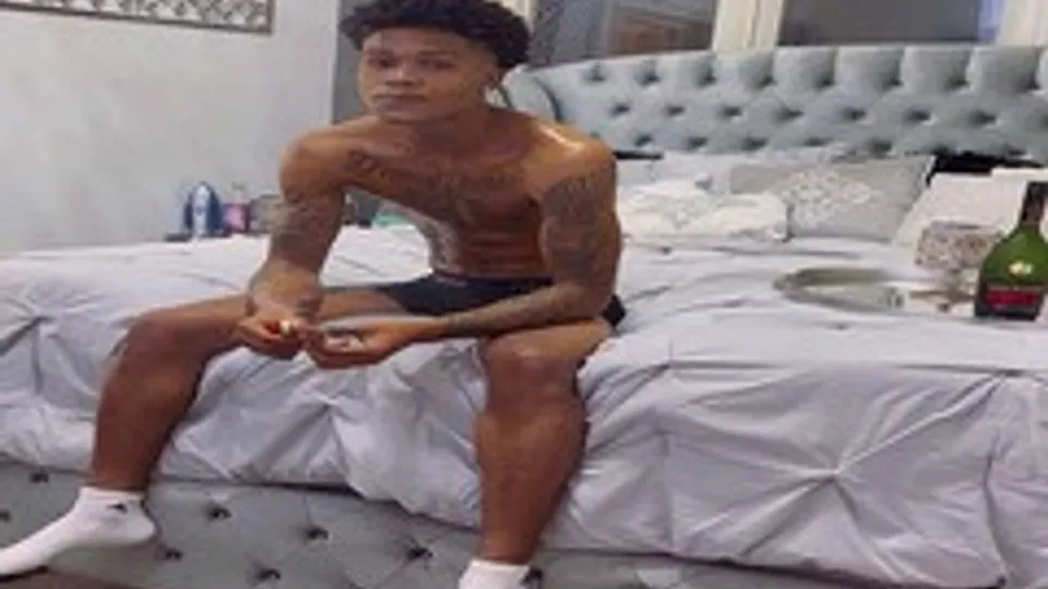 Light-skinned cutie paid to jerk and bust - ThisVid.com