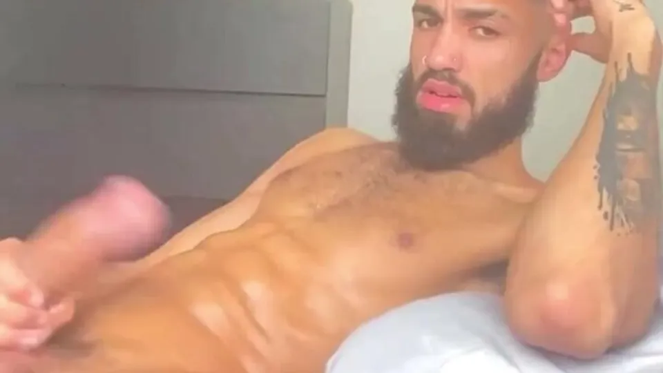 Lightskin trade playing with uncut bbc - ThisVid.com