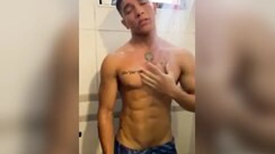 lobinhodanoite Latino muscle boy wanks in the shower boys porn tube