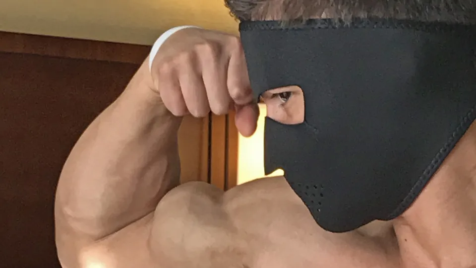 Logan's Muscle Worship
