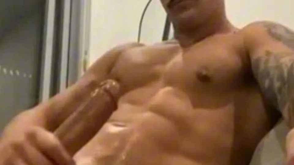 Muscular Gay Solo: Tattooed Man Jerks Off