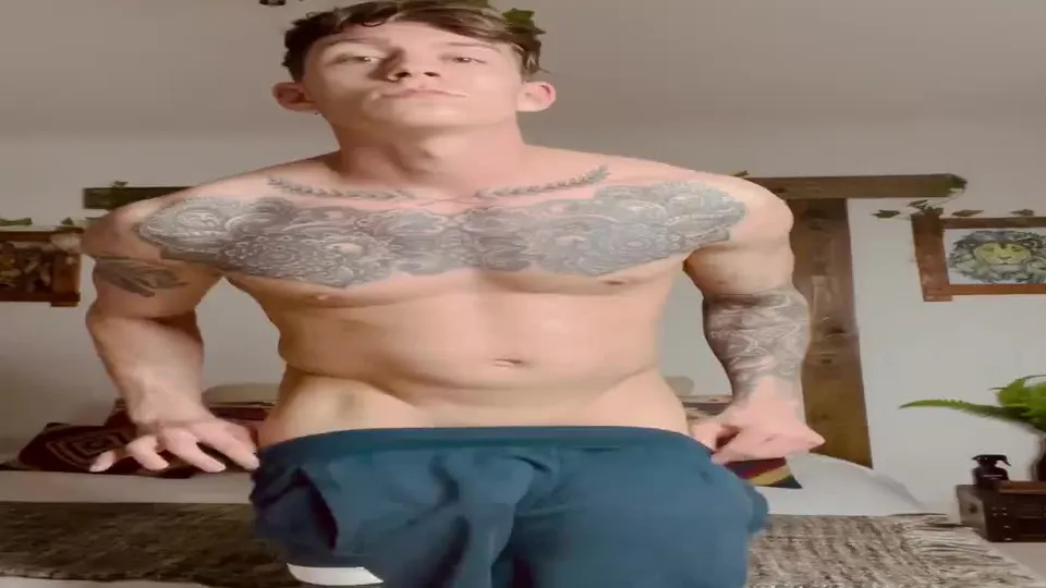LouisJacks Handsome Dreamy Big Cock Tatted Guy Group Jerk Off With Buddies, Throat Fucking And Buttfucking (6).mp4