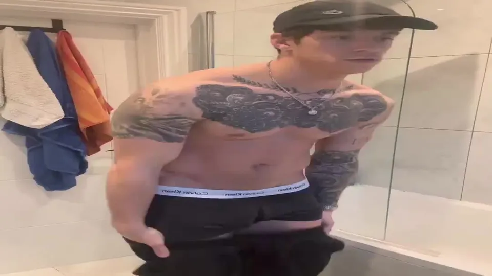 LouisJacks Handsome Dreamy Big Cock Tatted Guy Group Jerk Off With Buddies, Throat Fucking And Buttfucking (7).mp4