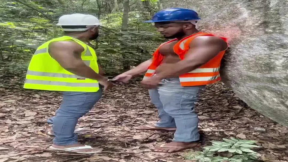 LucaMoratt (Luca Moratt) Super Sexy Lustful Black Hotties Horny Public Fucking (10).mp4