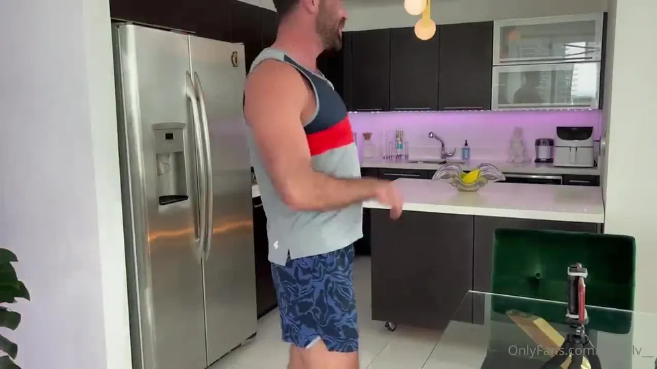 LuisVieira (Luis Vieira) Brazilian Bearded Versatile Manly Dude Gay Porn, Breeding And Rimming Bottoms, Moaning Hard (7).mp4