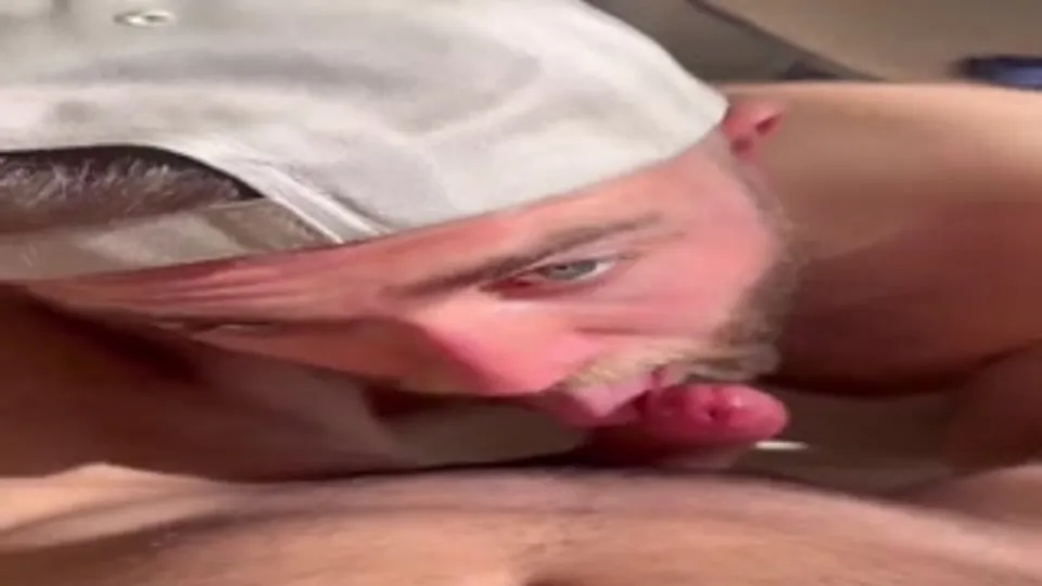 Lynxx liebt XXL-Dicken, schluckt massive Sperma-Ladungen
