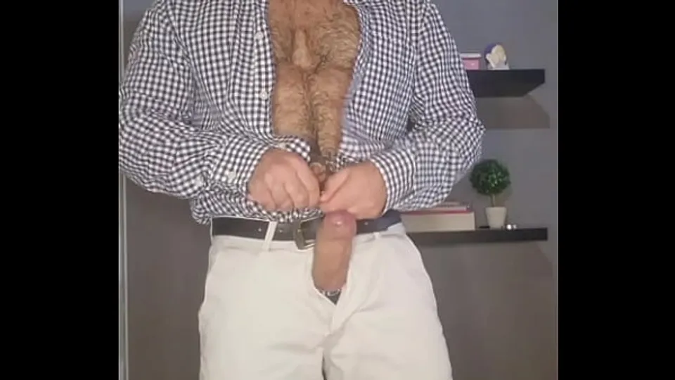 Macroba Masturbation nach einem Arbeitstag
