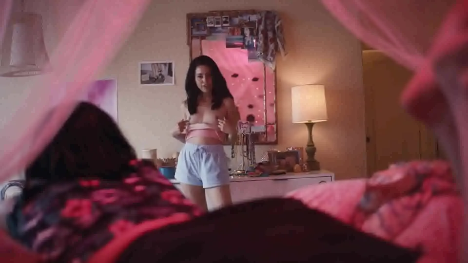 Maddy Perez nude – Euphoria s01 e01 (2019)