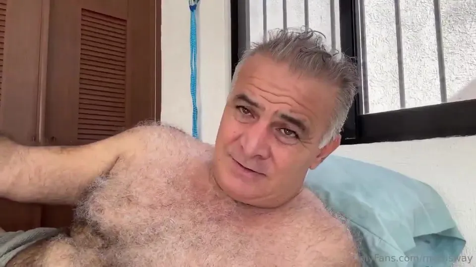 Maduros en Acción 158 - ThisVid.com