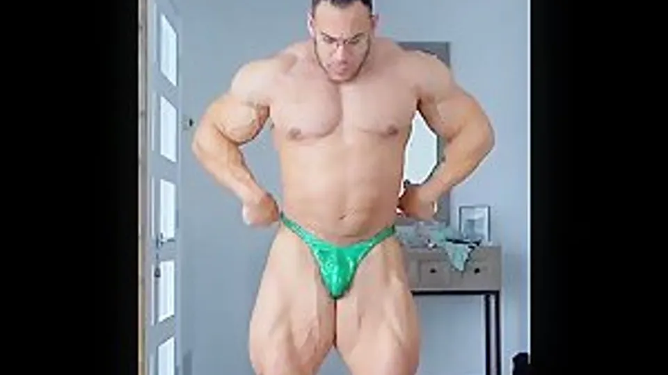 Mahmoudc Formcheck in Green Trunks