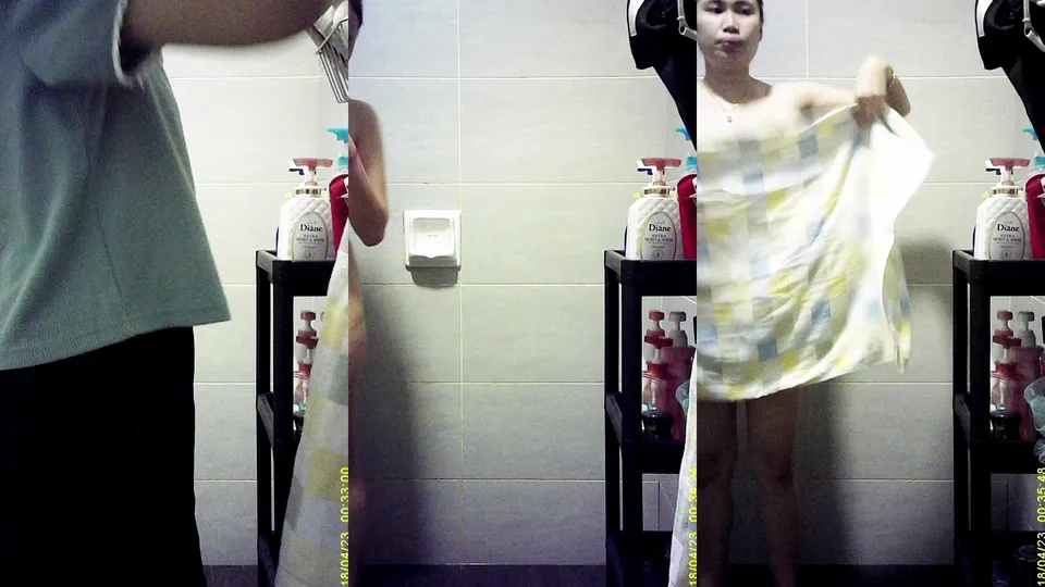 Malaysia 23-year-old girl takes a shower 3 