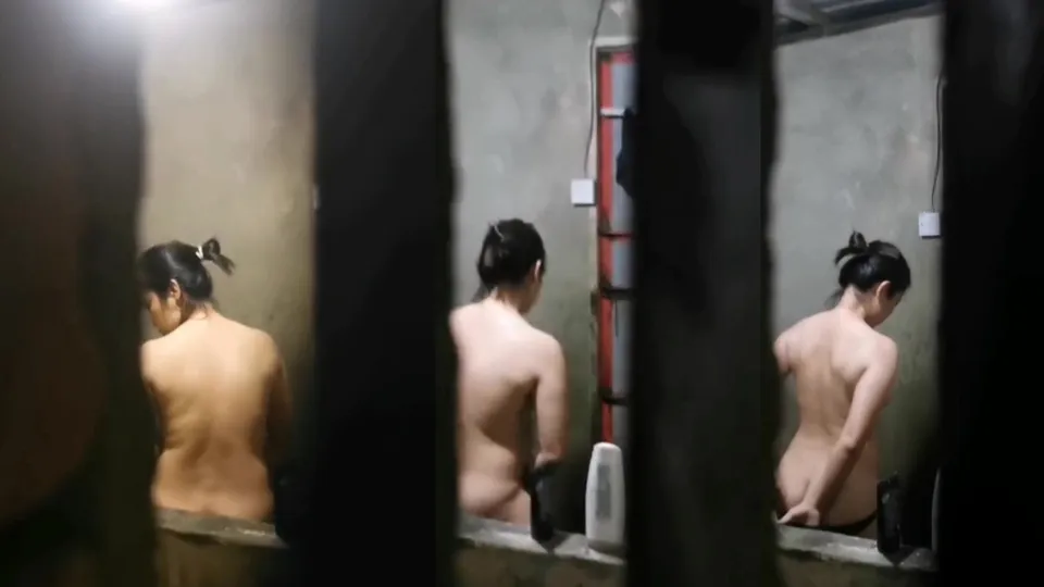 Malaysia girls showering 