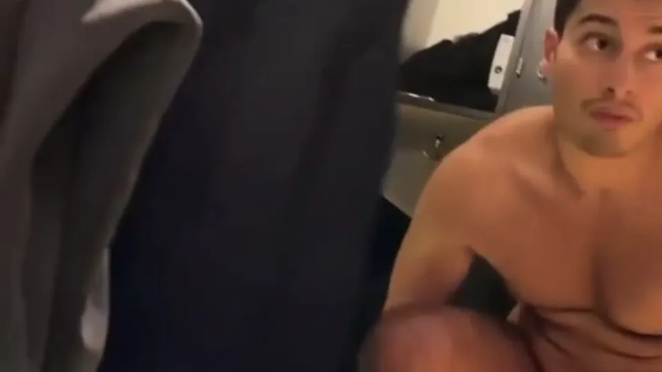 Male gym locker - ThisVid.com