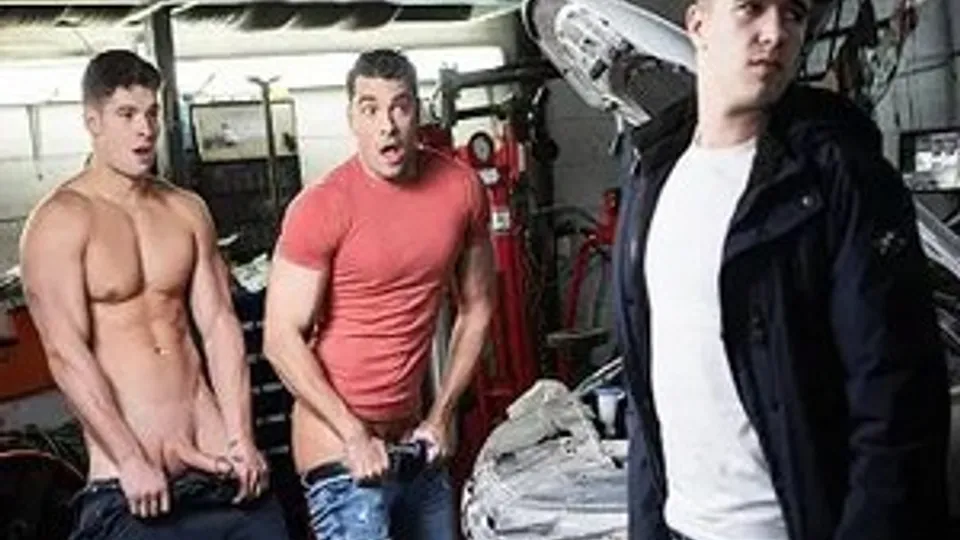 Malik’s Lubed Engine – Malik Delgaty & Presley Scott - Gay HD Porn Scene