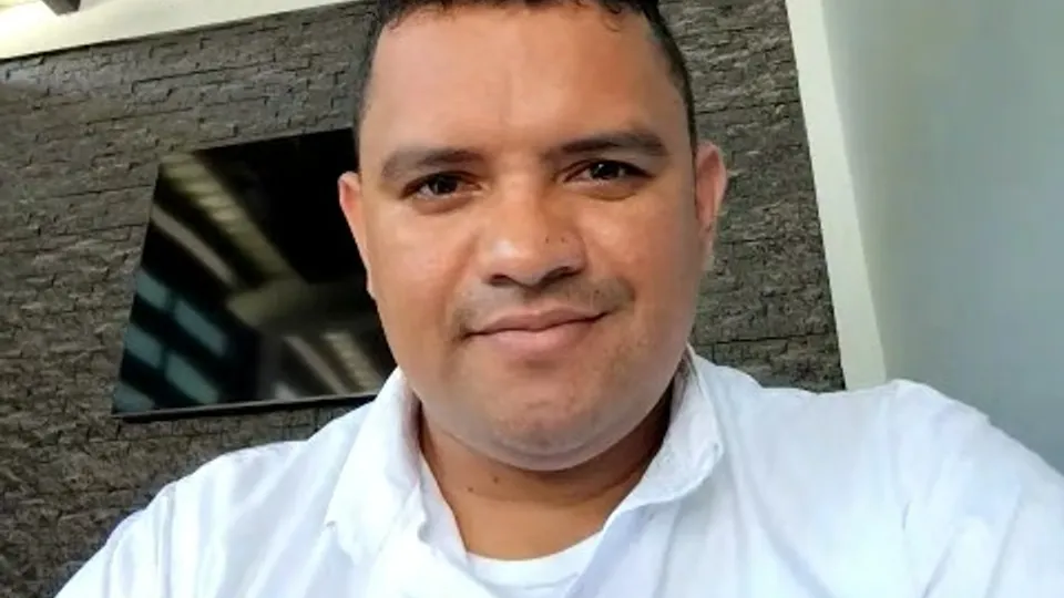 Man from Honduras - ThisVid.com