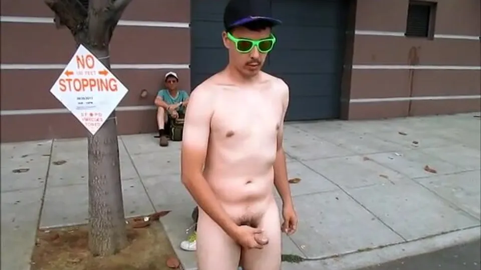 Man wanking on the street - ThisVid.com