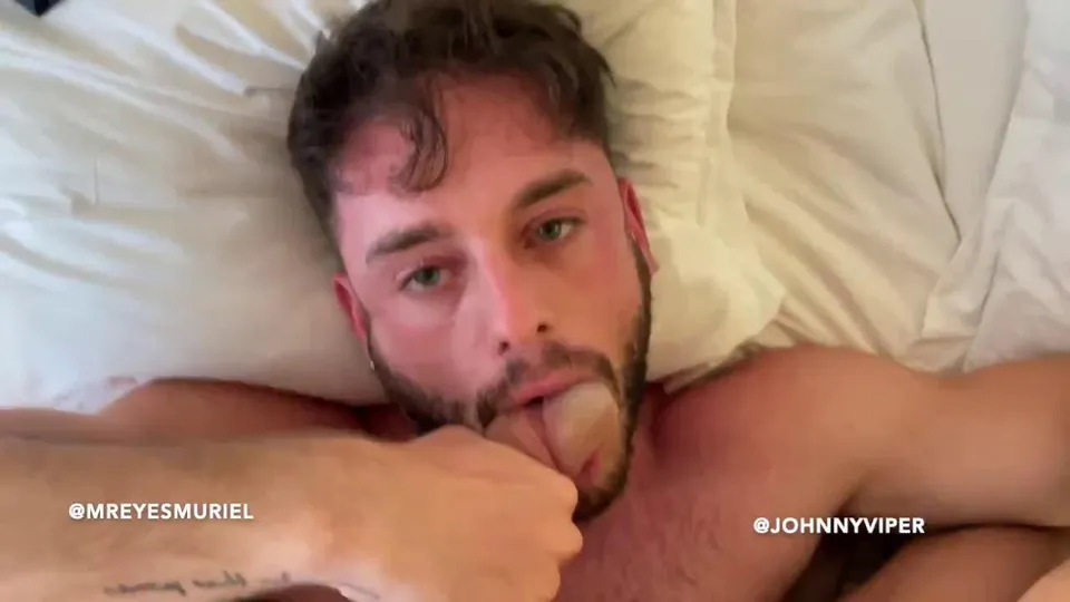 Manuel Reyes And Johnny Viper - GAYFORUS