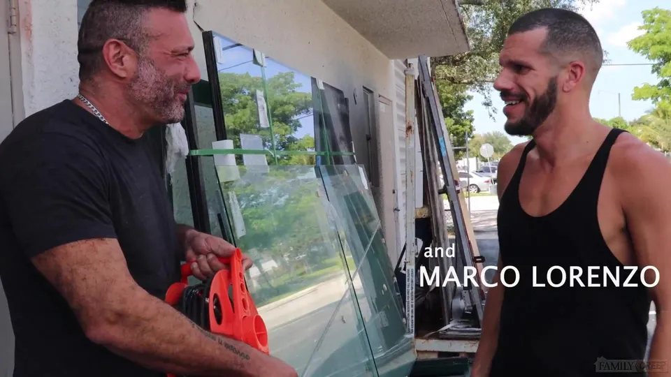 Марко Лоренцо и Алекс Тикас в обмене спермой