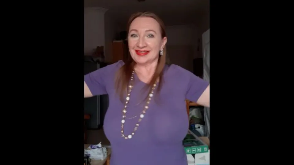 MariaOld tease you by huge breast