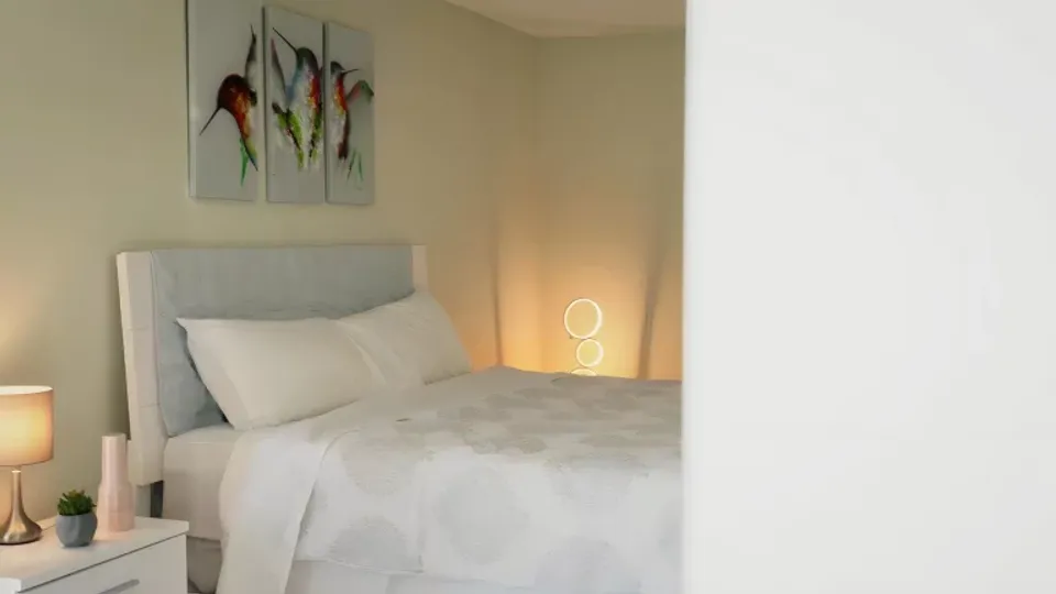 Marylin Johnson Seduced by Landlord