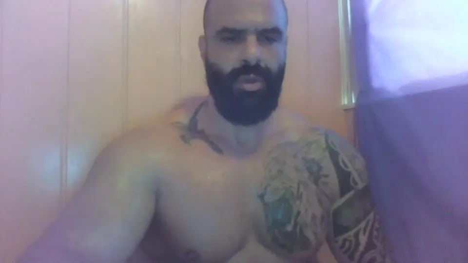 Masc Muscle Dude Showing His Hole - ThisVid.com