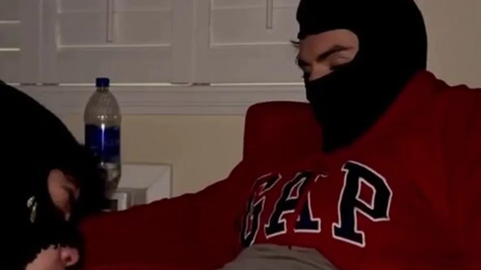 Masked Blowjob - video 2 - ThisVid.com