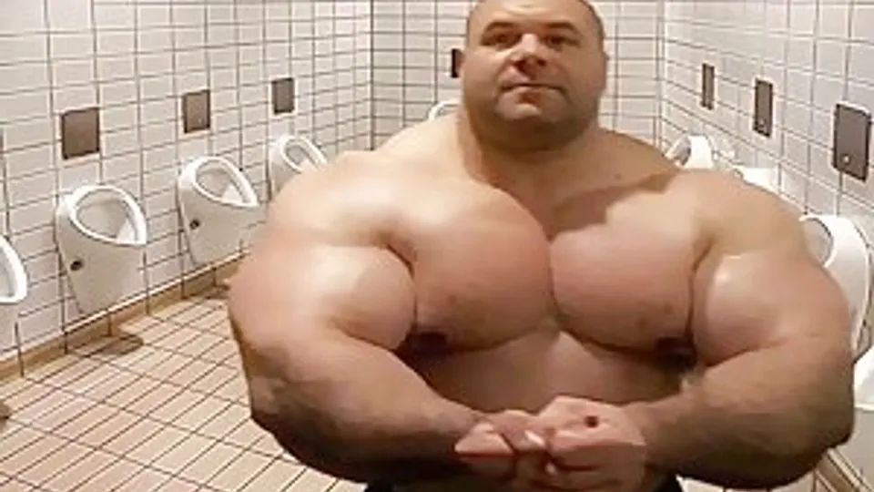 Massive Muscleman (2015)