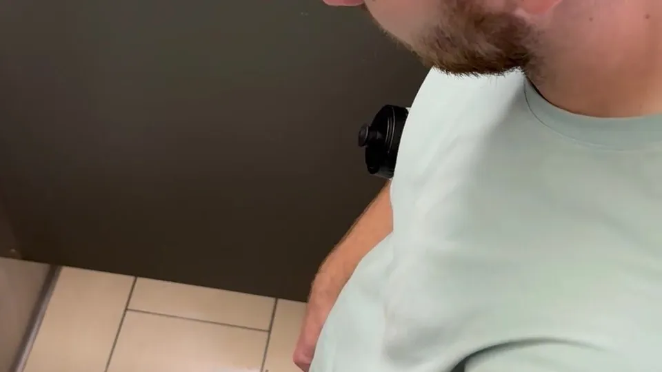 Massive Uncut Spycam - ThisVid.com