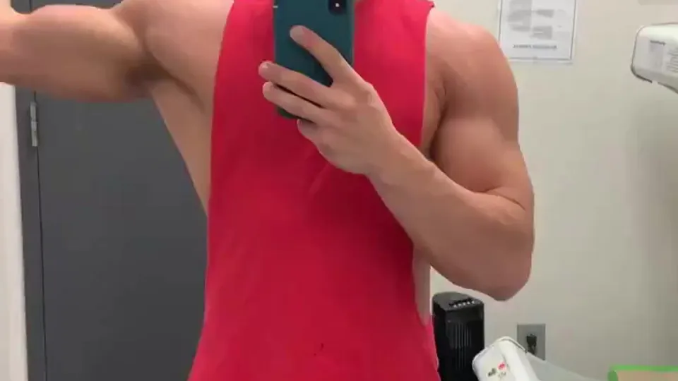 Master Marcus tanning - video 2 - ThisVid.com
