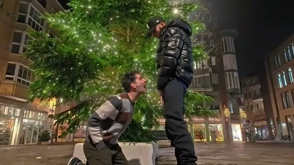 MASTER NATH PISSING.. lucky slave - ThisVid.com