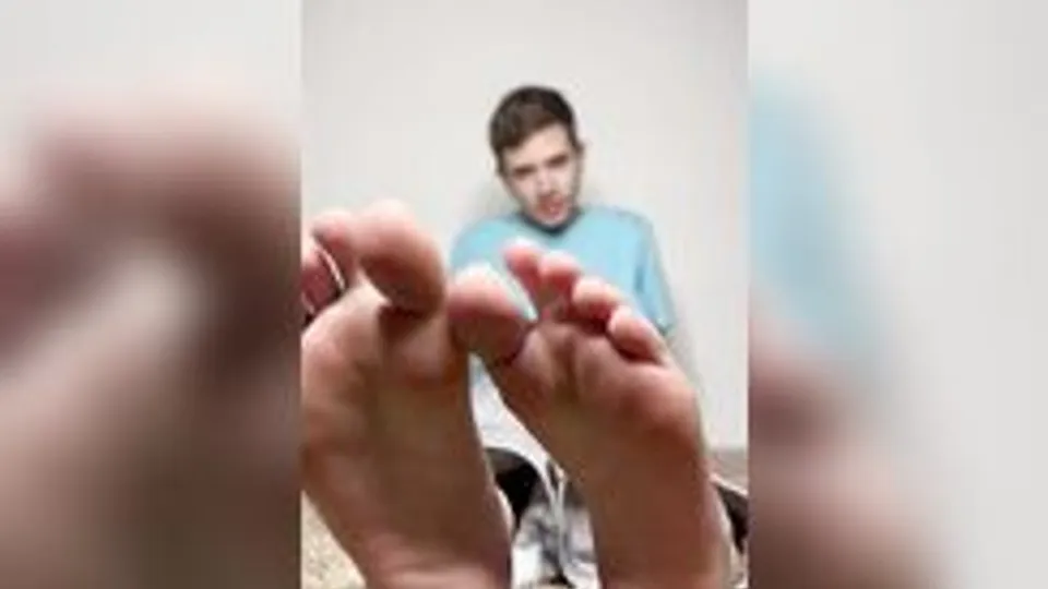 Twink Boys Masturbate Together on Webcam