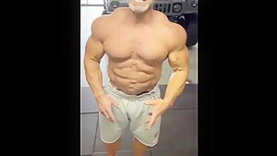 Masturbate to muscle daddy Jon Andersen