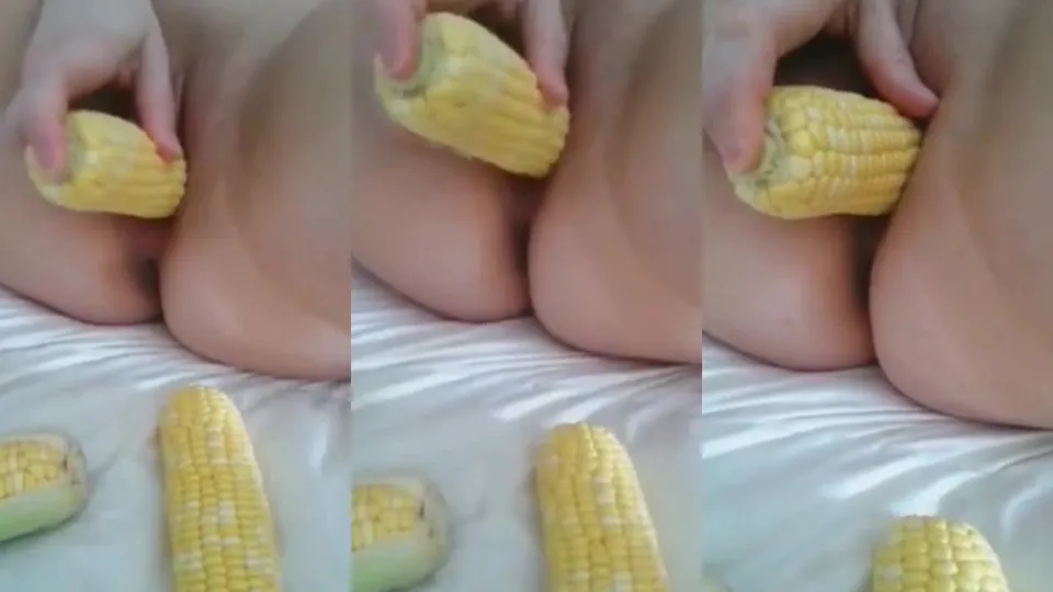 Masturbating with corns on the bed  