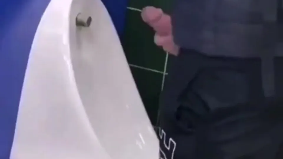 Mate Wanks & Cums In Urinal! - ThisVid.com