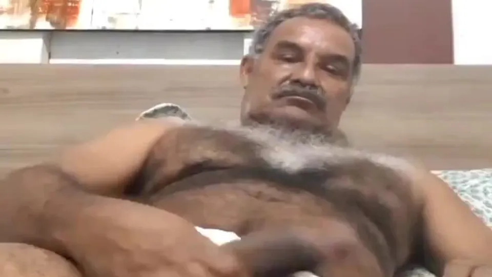 Mature daddy jerking - video 28 - ThisVid.com