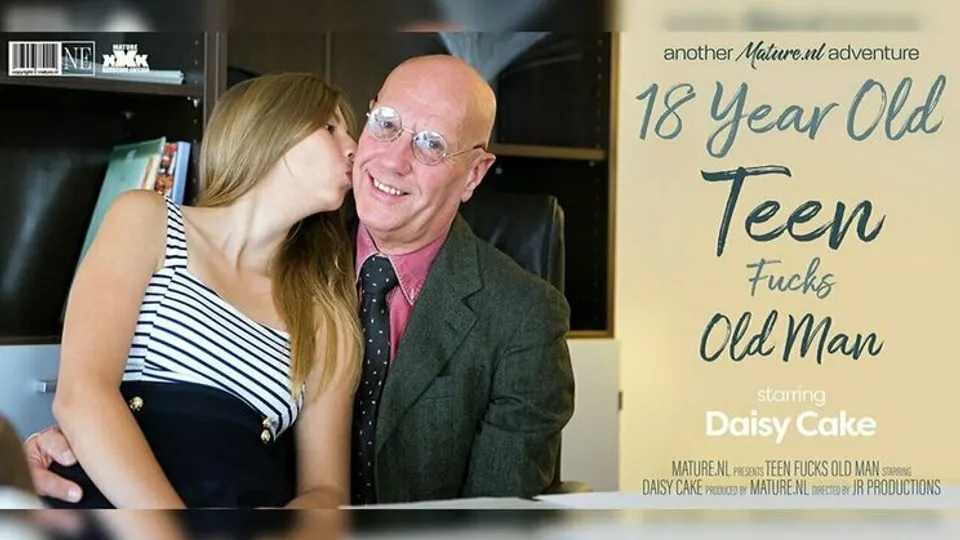 Mature.nl - HugoDaisy Cake - 18 year old girl Daisy Cake fucks an old man in his office 