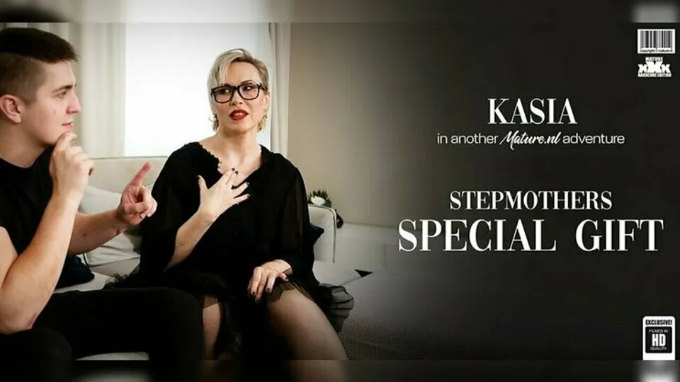 Mature.nl - KasiaErik - Hot blonde Czech nympho MILF Kasia has a very hardcore gift for her strapping stepson 