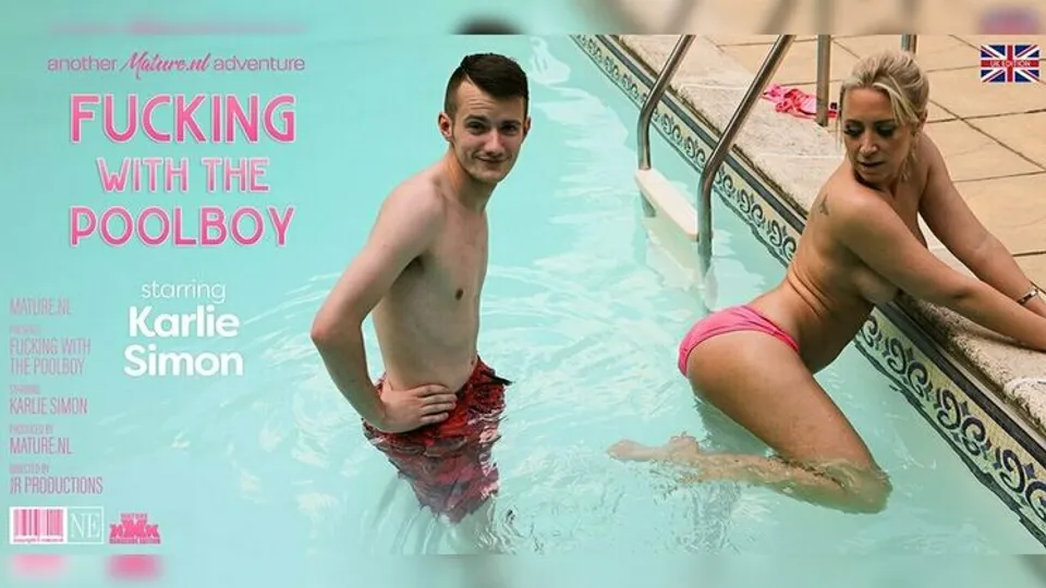 Mature.nl - Sam BourneKarlie Simon (EU) - Hot British Lady Karlie Simon gets fucked by the poolboy 