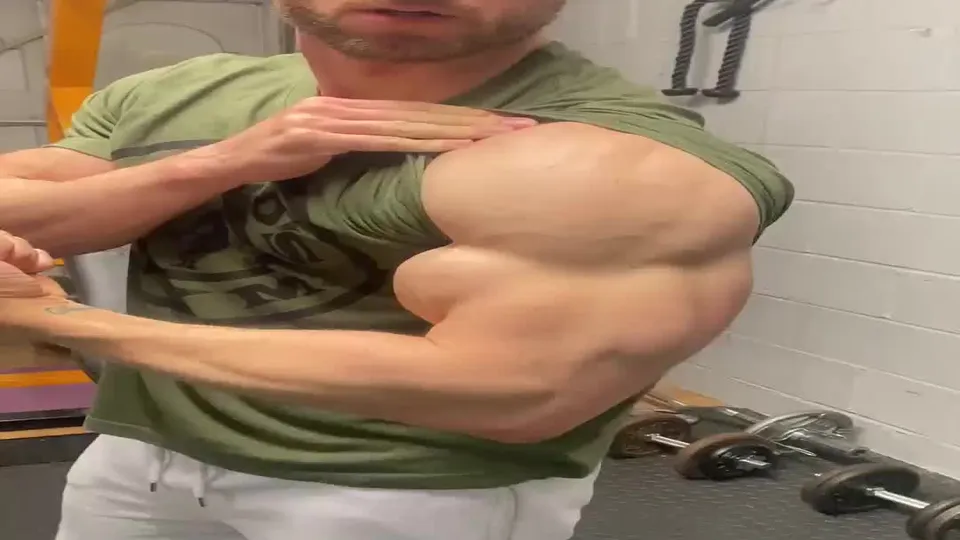 MaxHunter Drooling For This Dude, Softcore Show Off And Hot Anal Fuck, Bearded Muscle Macho Cock Thirsty (9).mp4